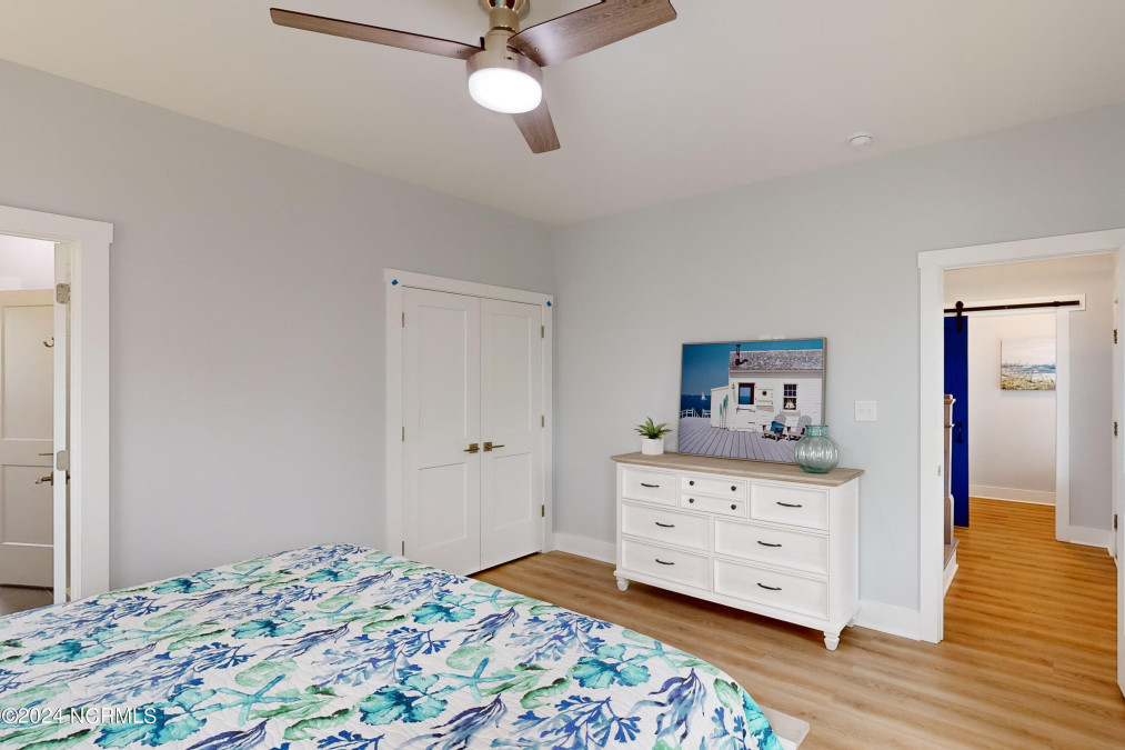 21 Porpoise Pl North Topsail Beach, NC 28460