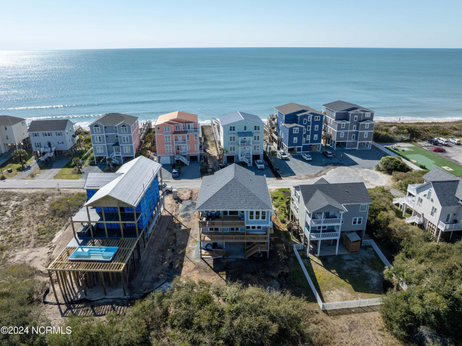 21 Porpoise Pl North Topsail Beach, NC 28460