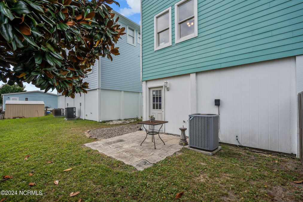 1615 Mackerel Ln Carolina Beach, NC 28428