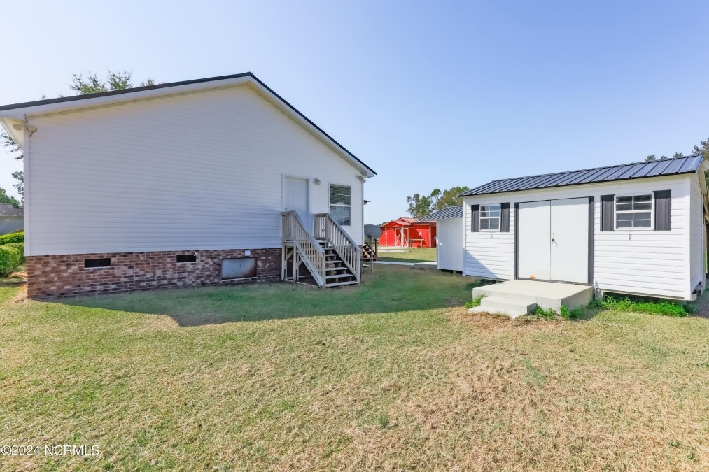 476 Sandlin Rd Beulaville, NC 28518