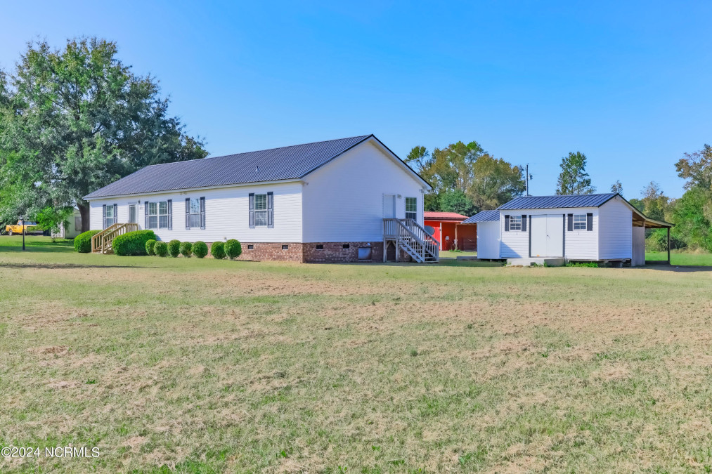 476 Sandlin Rd Beulaville, NC 28518