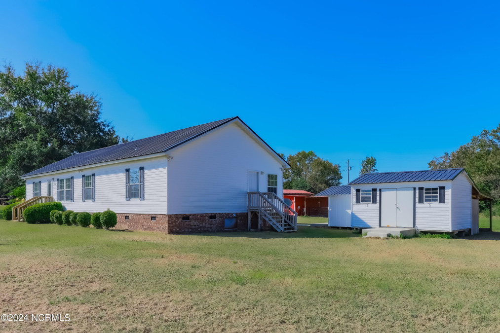 476 Sandlin Rd Beulaville, NC 28518