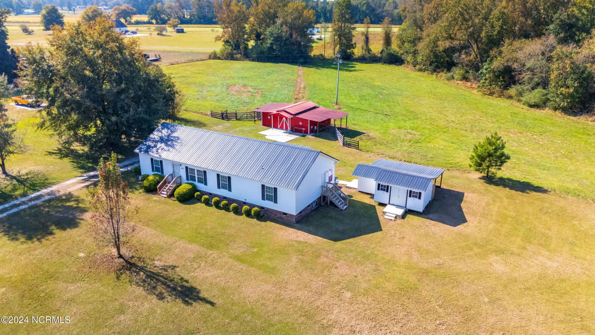 476 Sandlin Rd Beulaville, NC 28518