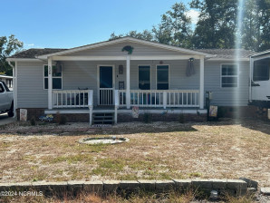 528 Live Oak Dr Sunset Beach, NC 28468