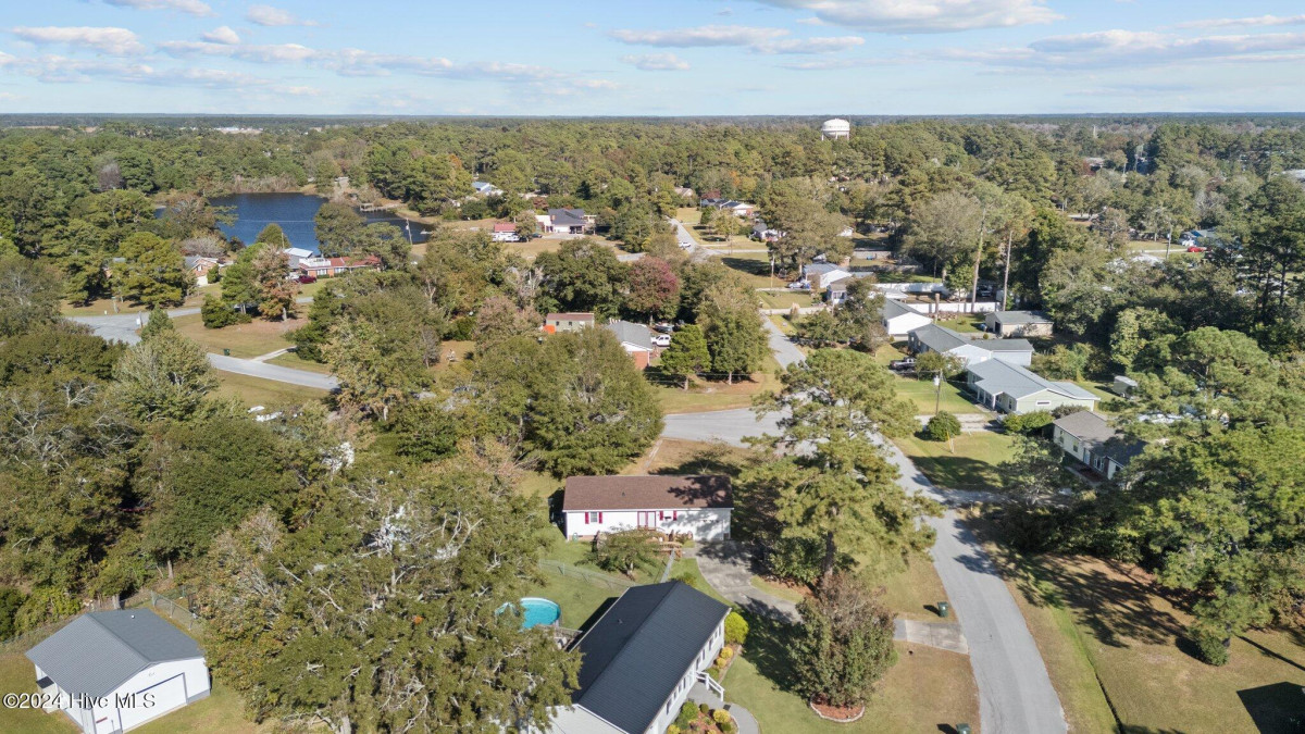 2309 Lakeview Dr Newport, NC 28570