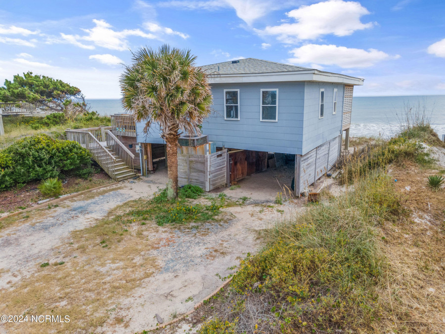 522 Shore Dr Surf City, NC 28445