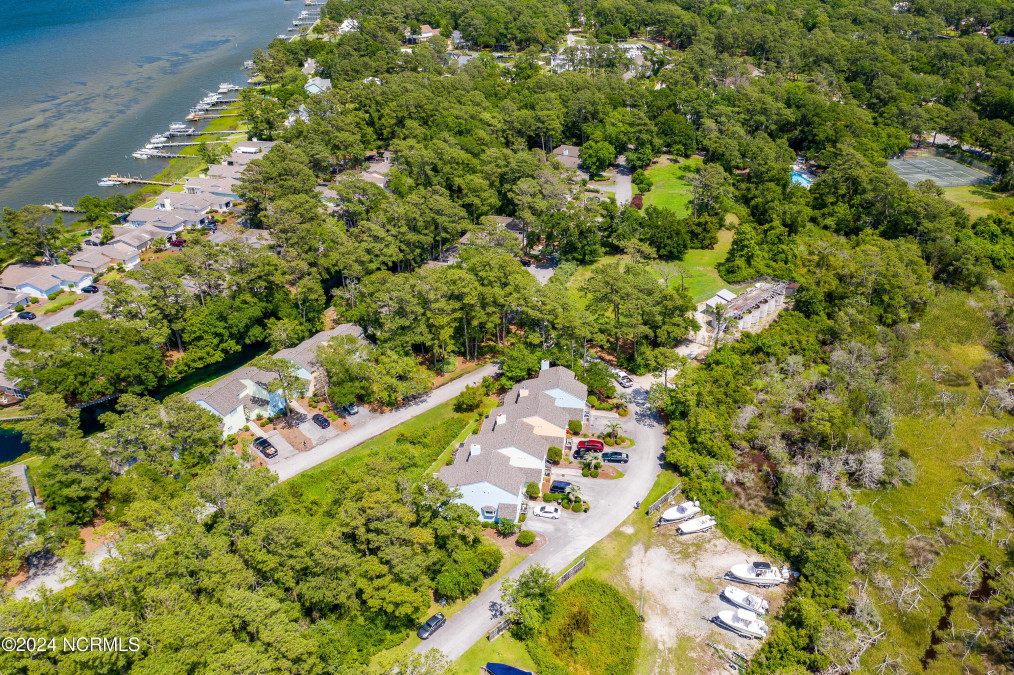 214 Mcginnis Dr Pine Knoll Shores, NC 28512