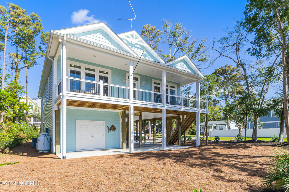 3208 Oak Island Dr Oak Island, NC 28465