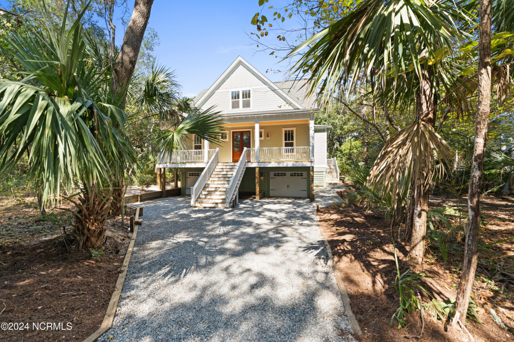 19 Fort Holmes Trl Bald Head Island, NC 28461