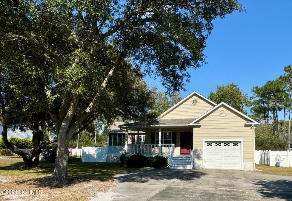 121 Burton Rd Southport, NC 28461