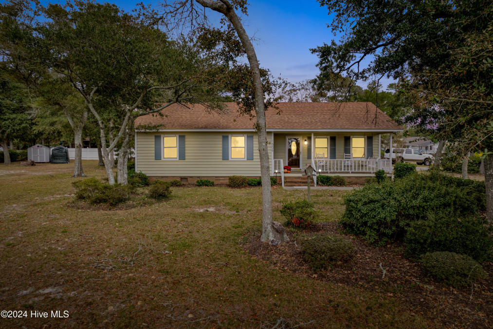 1506 Oak Island Dr Oak Island, NC 28465