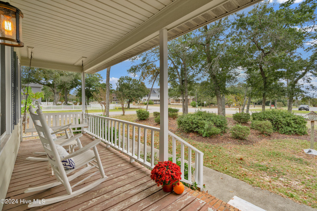 1506 Oak Island Dr Oak Island, NC 28465