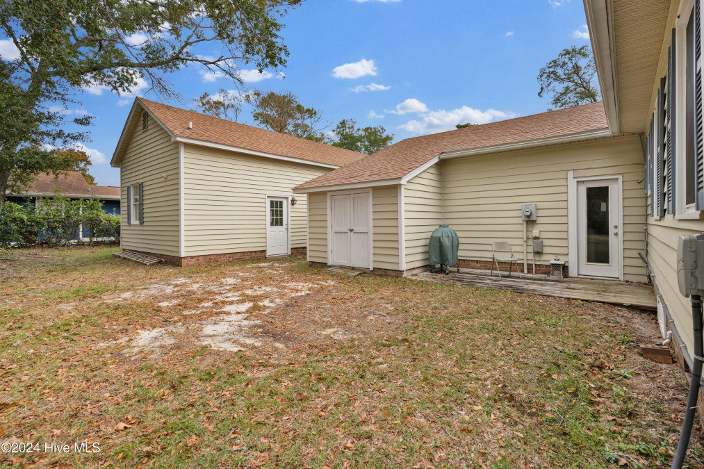 1506 Oak Island Dr Oak Island, NC 28465