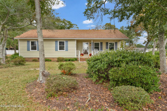 1506 Oak Island Dr Oak Island, NC 28465