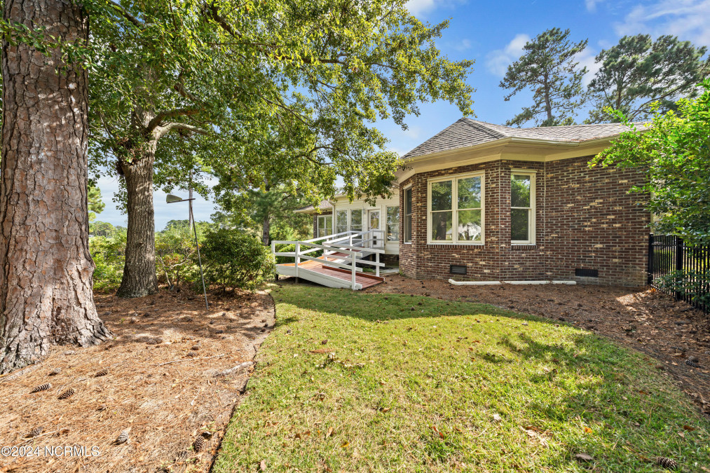 3394 Laurel Ln Southport, NC 28461