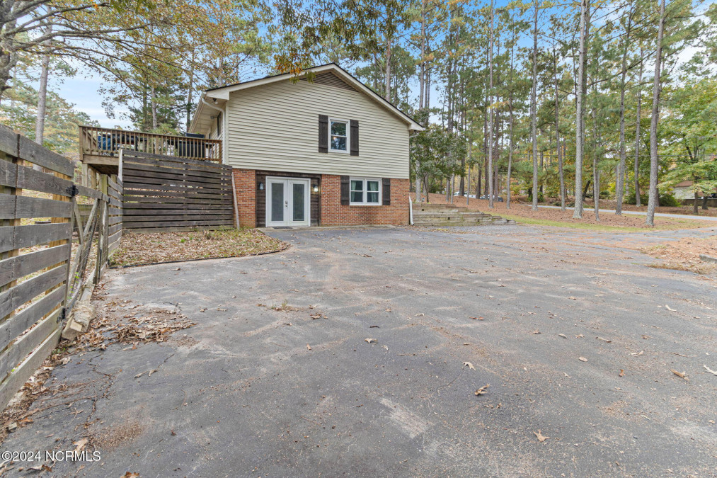 206 Haldane Dr Southern Pines, NC 28387