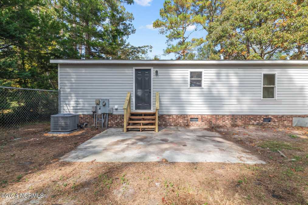 106 Woodland Dr Swansboro, NC 28584