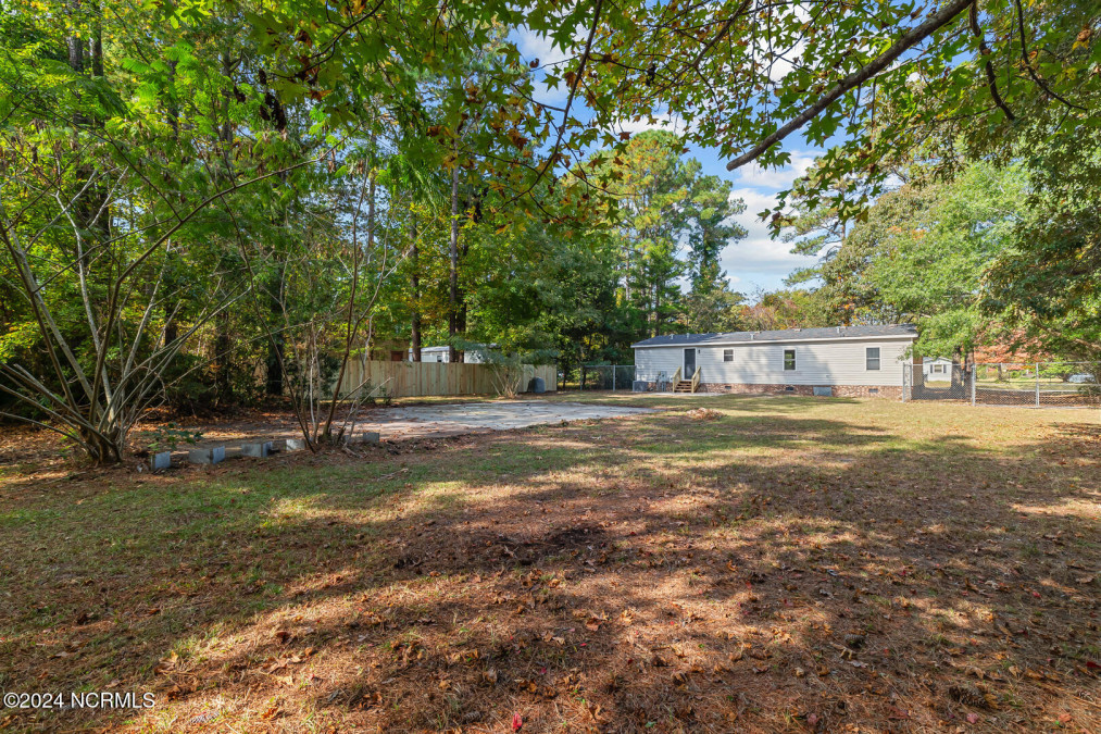 106 Woodland Dr Swansboro, NC 28584