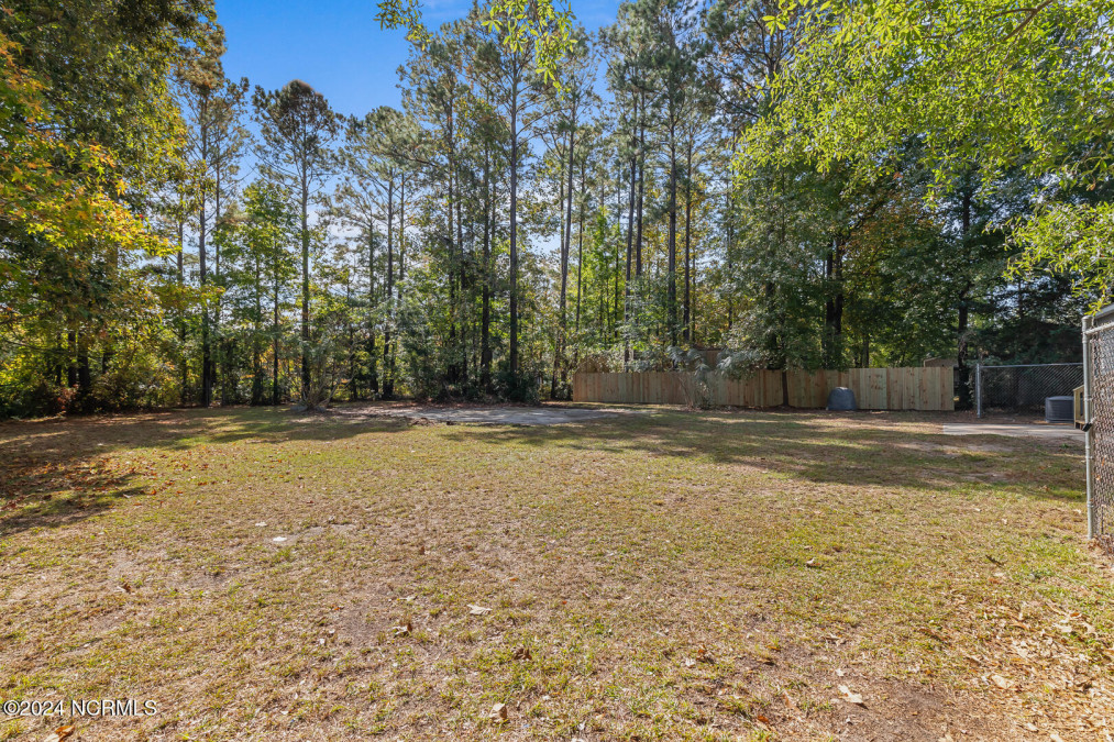 106 Woodland Dr Swansboro, NC 28584