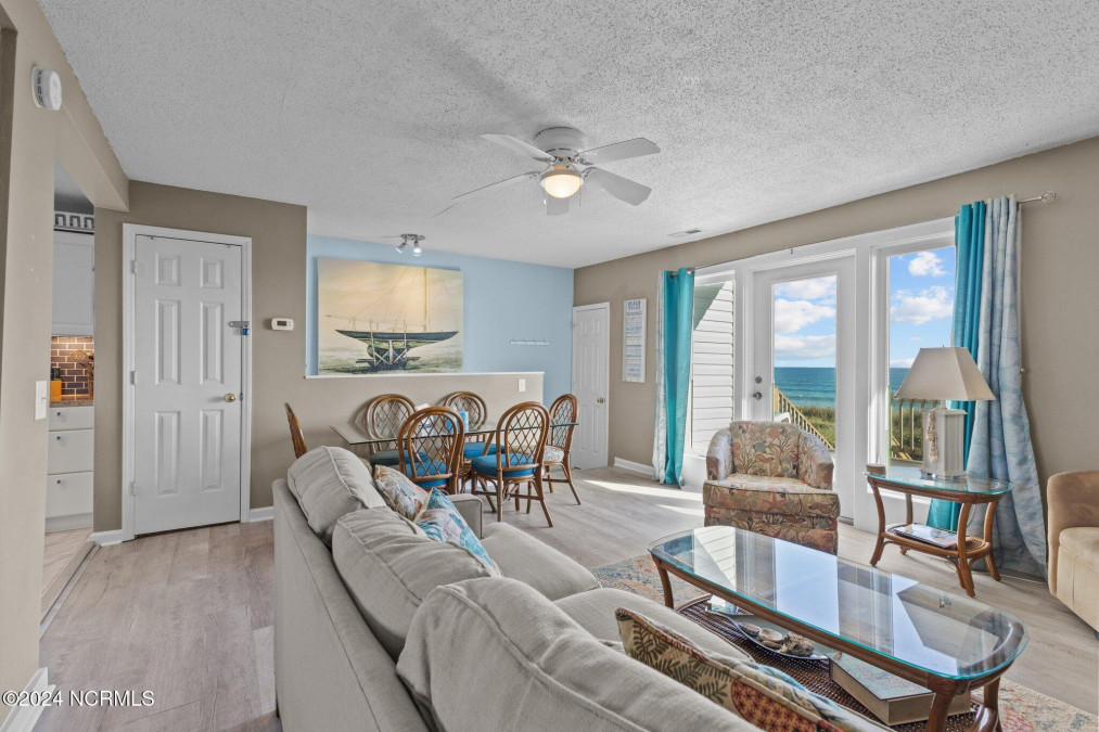 3307 Ocean Dr Emerald Isle, NC 28594