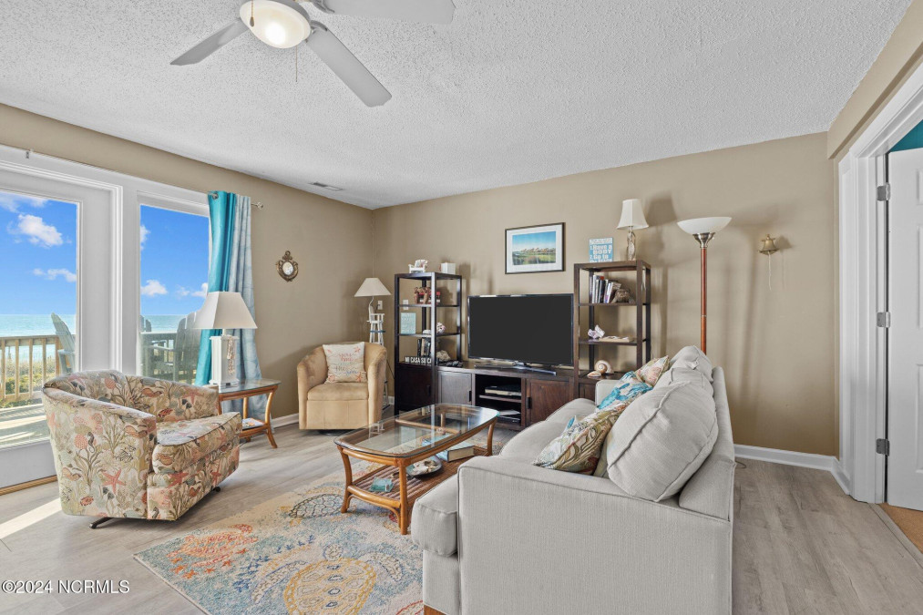 3307 Ocean Dr Emerald Isle, NC 28594