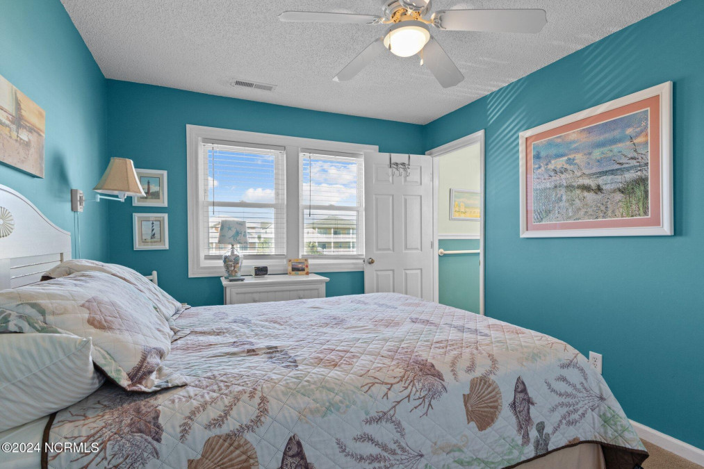 3307 Ocean Dr Emerald Isle, NC 28594