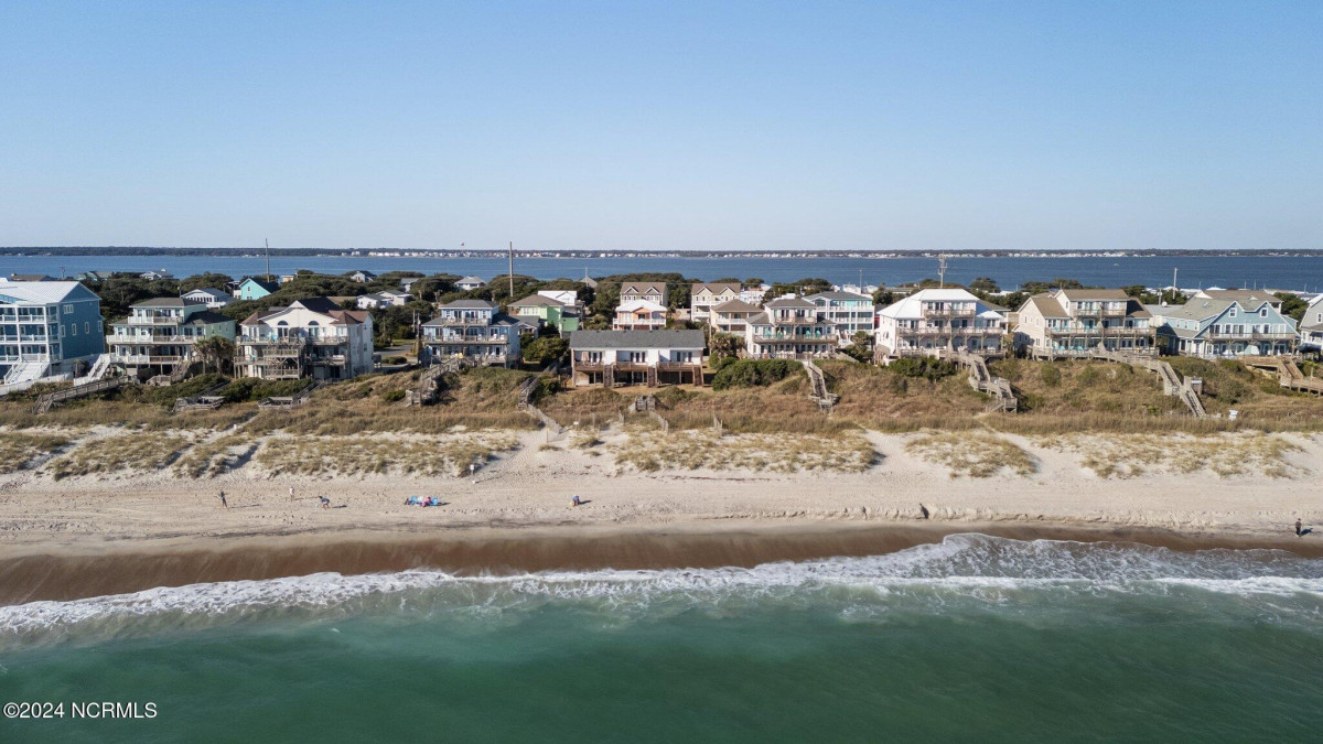 3307 Ocean Dr Emerald Isle, NC 28594