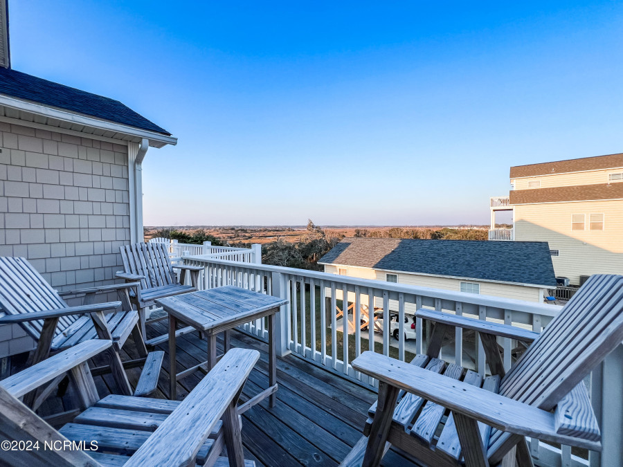 104 Sea Oaks Ct North Topsail Beach, NC 28460