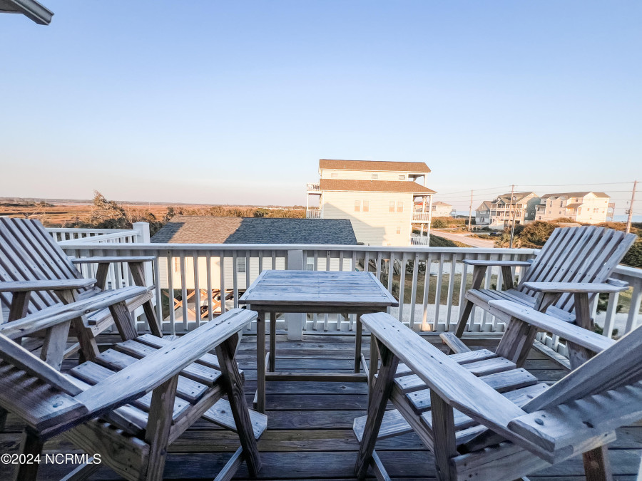 104 Sea Oaks Ct North Topsail Beach, NC 28460