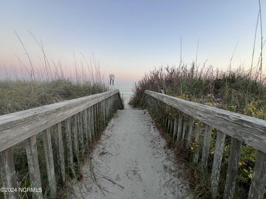 104 Sea Oaks Ct North Topsail Beach, NC 28460