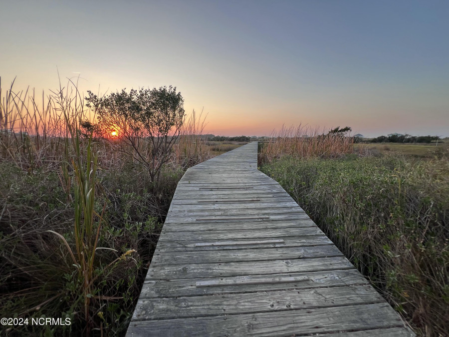 104 Sea Oaks Ct North Topsail Beach, NC 28460