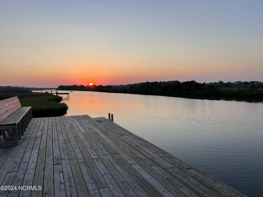 104 Sea Oaks Ct North Topsail Beach, NC 28460