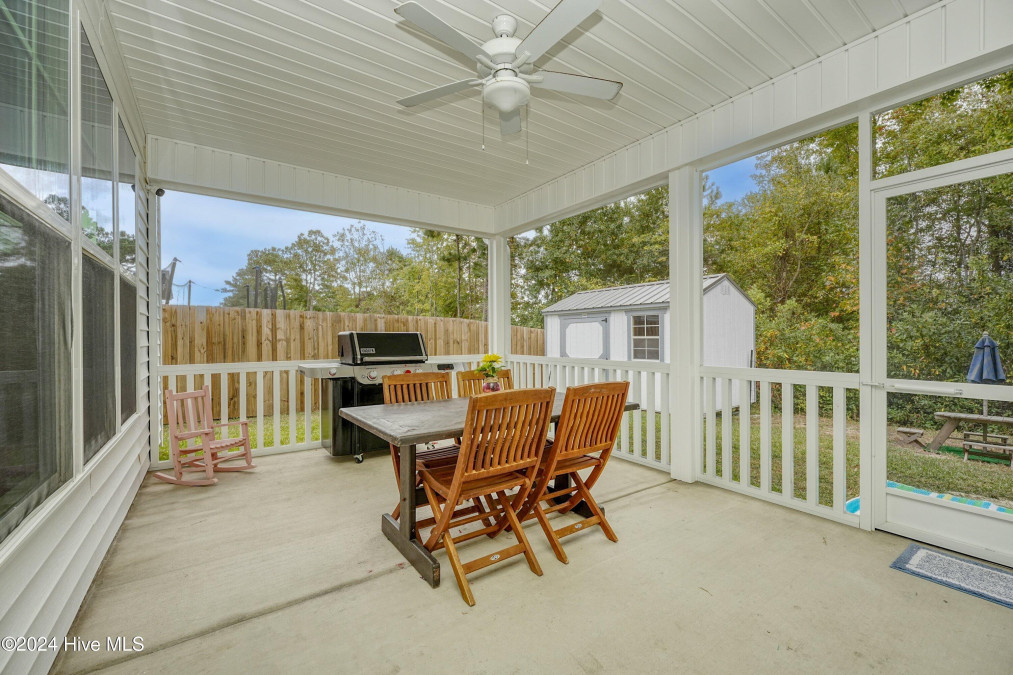 31 Cay Ct Hampstead, NC 28443