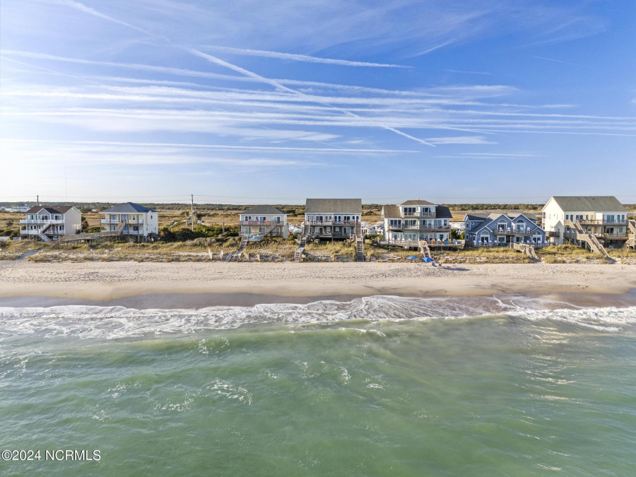 3936 Island Dr North Topsail Beach, NC 28460