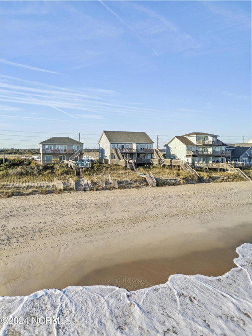 3936 Island Dr North Topsail Beach, NC 28460