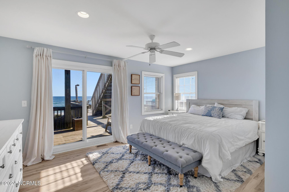 3936 Island Dr North Topsail Beach, NC 28460