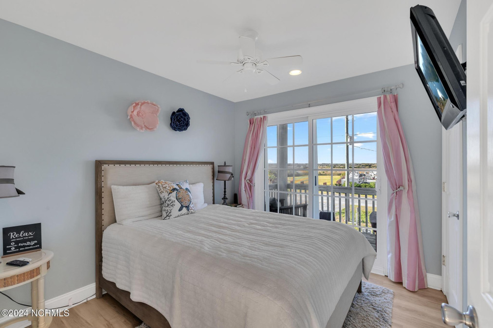 3936 Island Dr North Topsail Beach, NC 28460