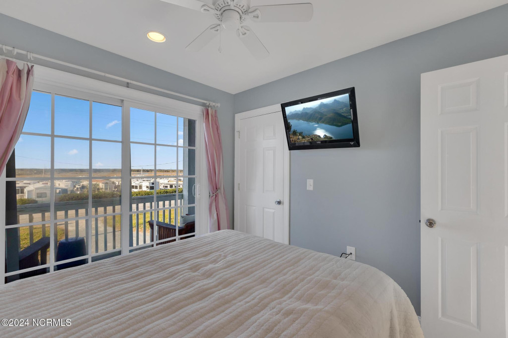 3936 Island Dr North Topsail Beach, NC 28460