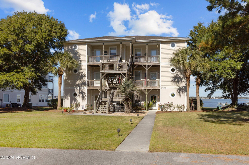 8628 Sound Dr Emerald Isle, NC 28594