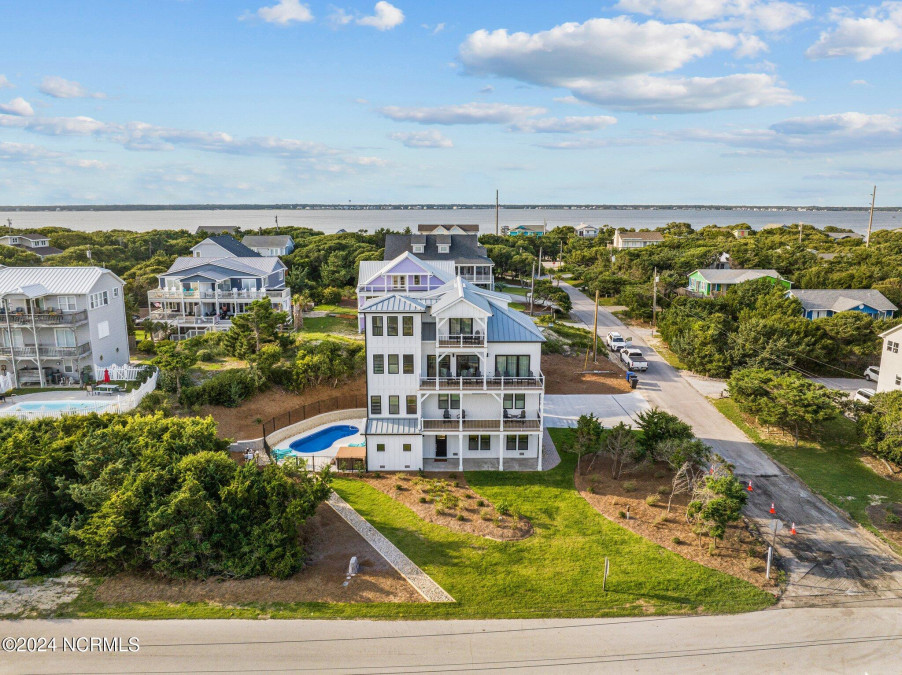 101 Melaine St Emerald Isle, NC 28594