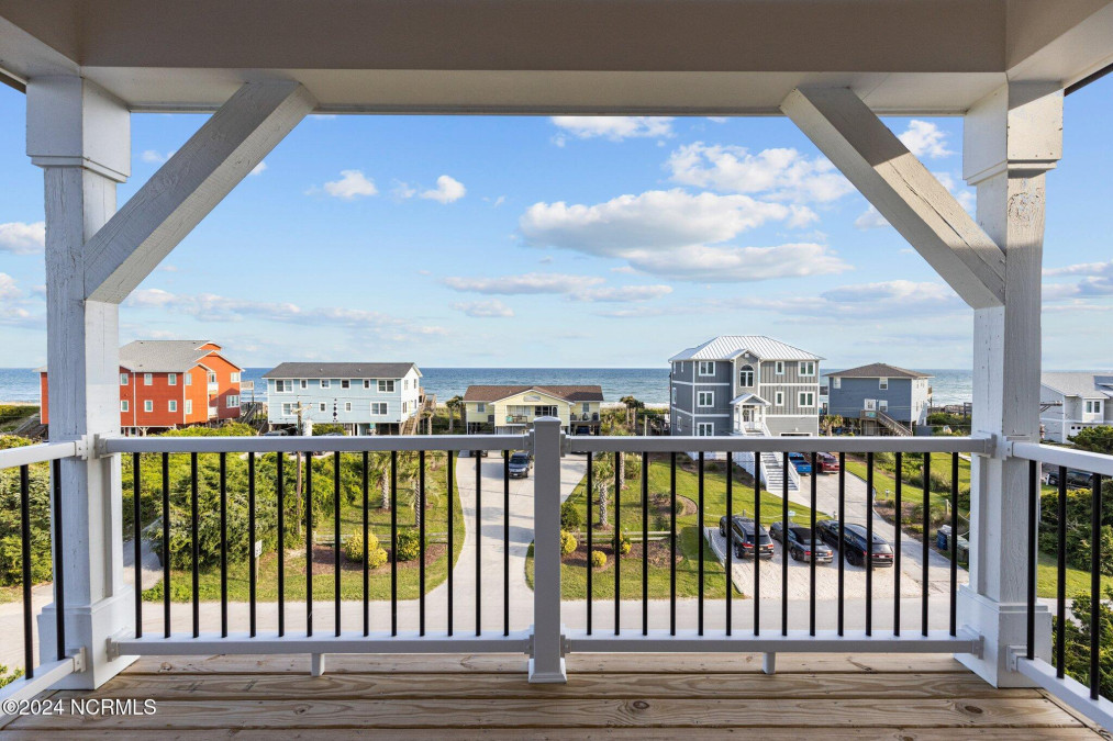 101 Melaine St Emerald Isle, NC 28594