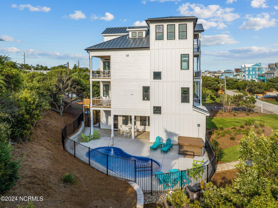 101 Melaine St Emerald Isle, NC 28594