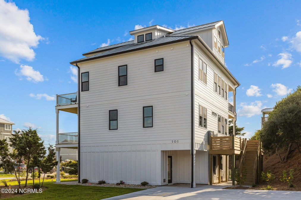 101 Melaine St Emerald Isle, NC 28594