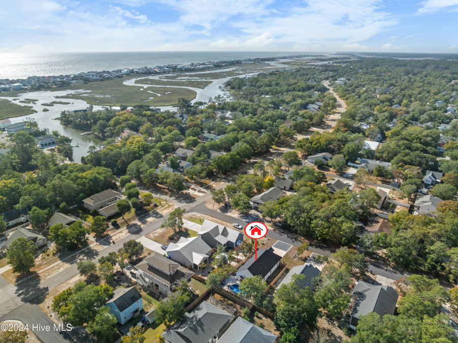 102 15th St Oak Island, NC 28465