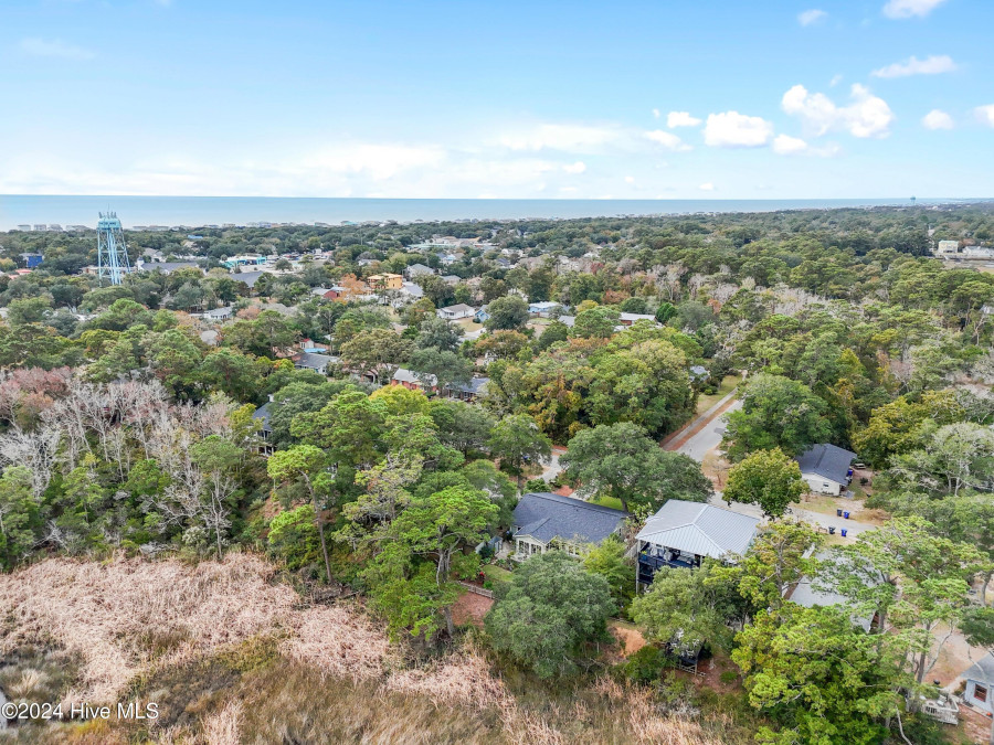 512 Norton St Oak Island, NC 28465