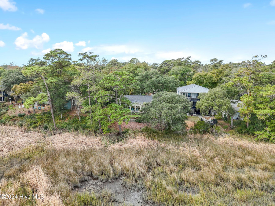 512 Norton St Oak Island, NC 28465