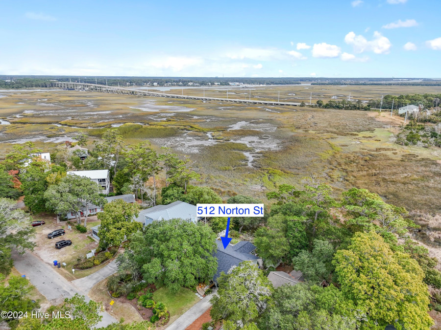 512 Norton St Oak Island, NC 28465