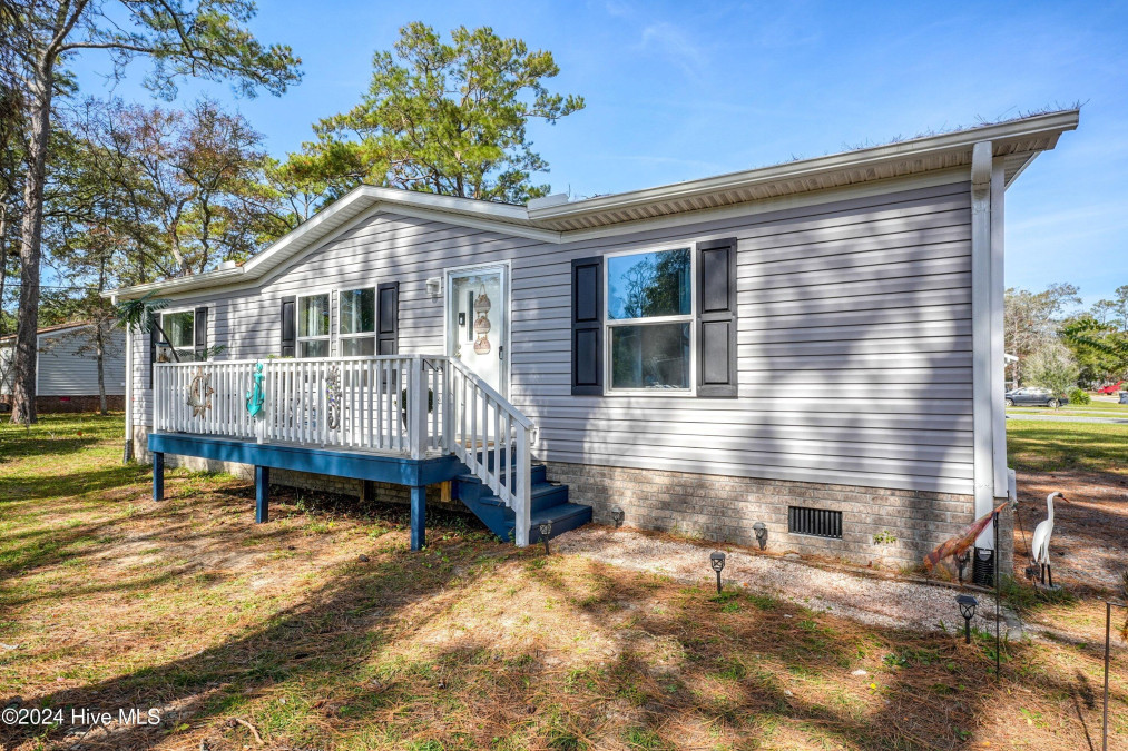 115 75th St Oak Island, NC 28465