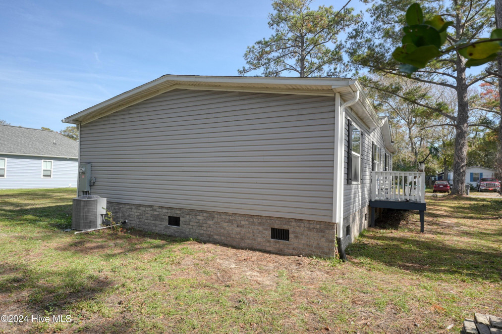 115 75th St Oak Island, NC 28465