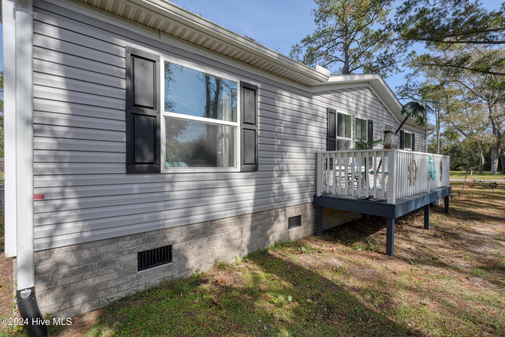 115 75th St Oak Island, NC 28465